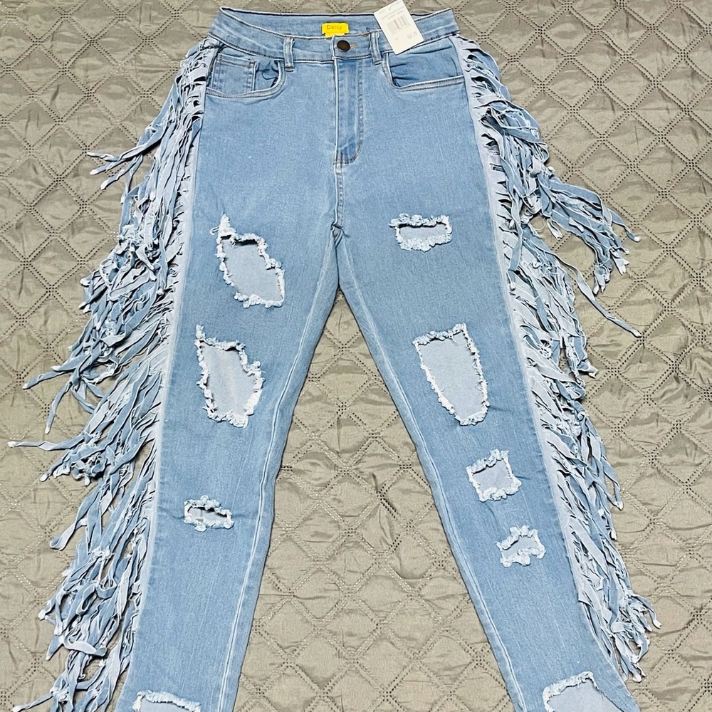 NWT Daisy High Rise Distressed Destroyed Jeans Fringe Trim Womens Small